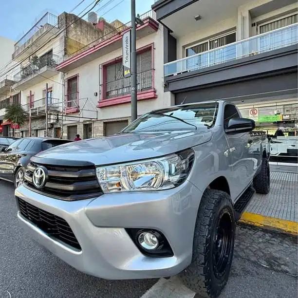 Toyota Hilux 4x4 2025 C/S MT