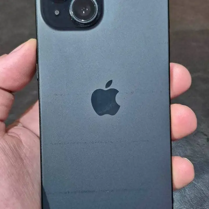 iPhone 15 libre de todo! 87 de condición de batería! Agarró celular y dife!