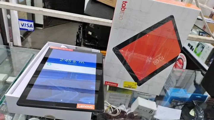 Tablet Lenovo E10. Tengo 3