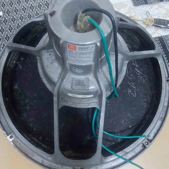 Parlante woofer jbl neodimio 15