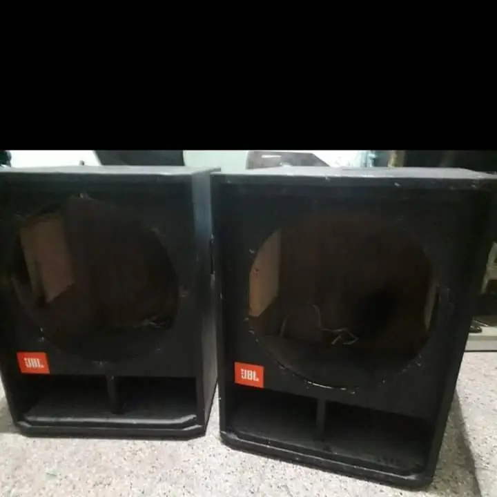 Bafles vacios 18 con rejas sombreritos spekon x2
