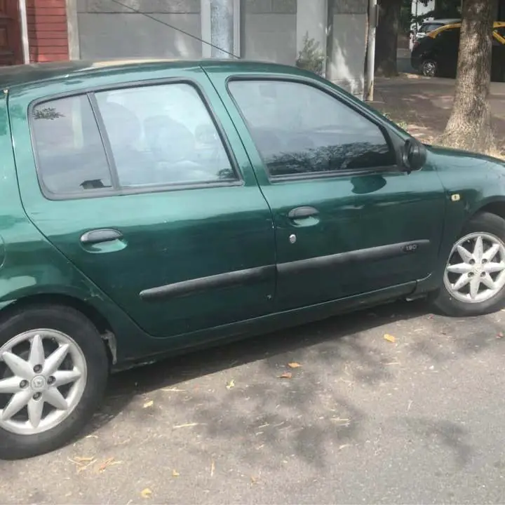 Vendo Renault Clio 2 RTD 1.9 muy buen estado papeles al día líquido urgente