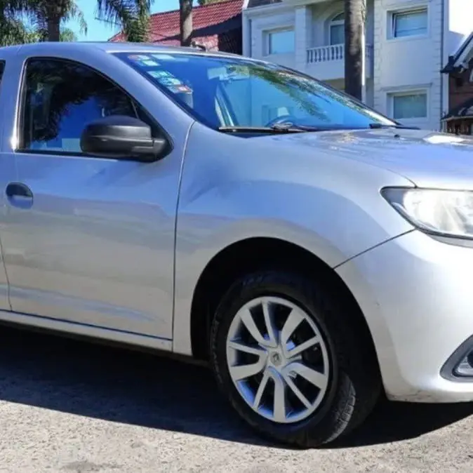 2015 Renault logan 1.6 full /gnc