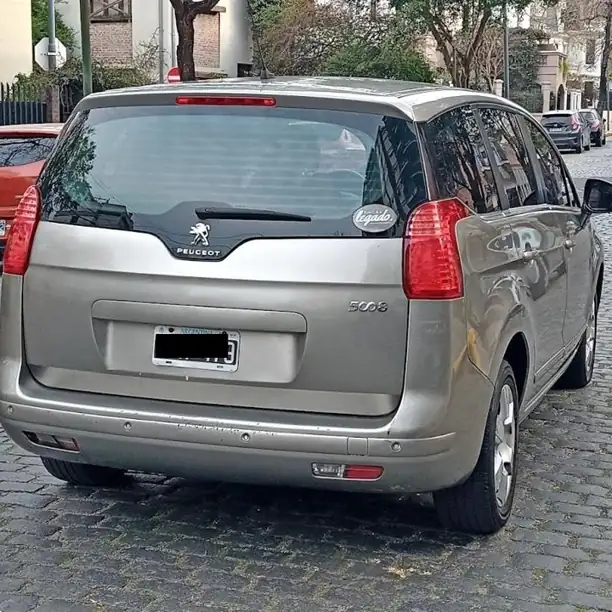 2015 Peugeot 5008 allure 1.6 tiptronic