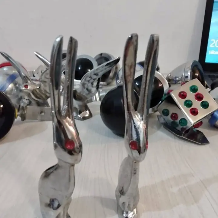 Conejos de metal