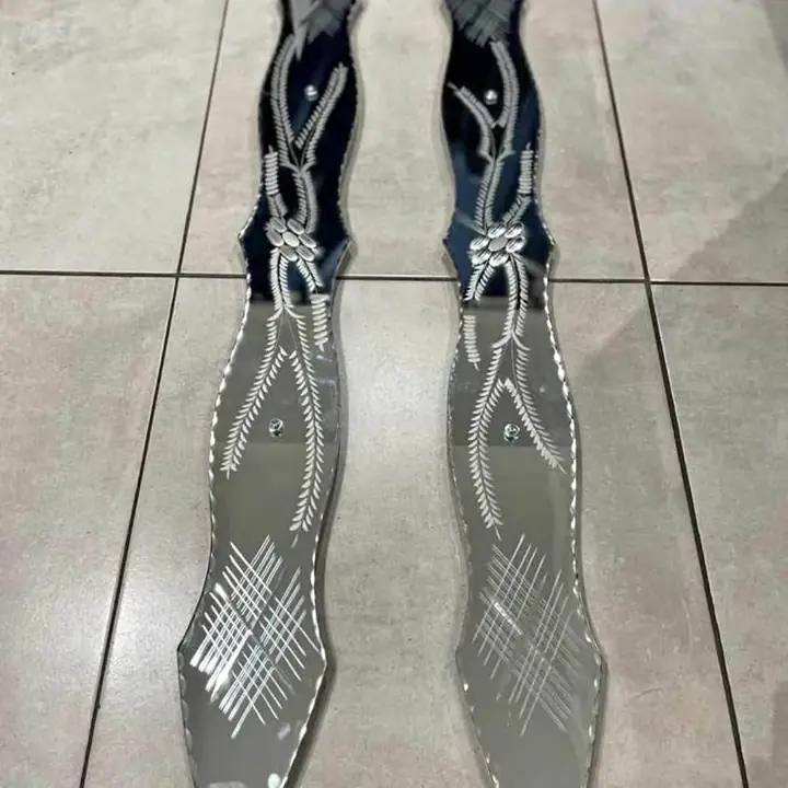 Corbata de espejo tallado para colectivo