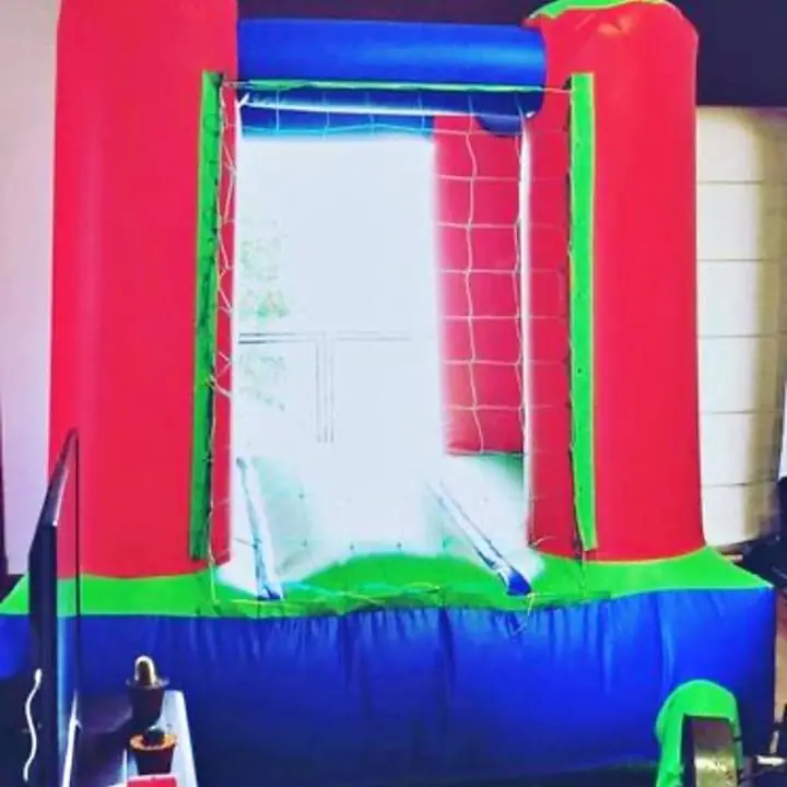 Alquiler inflable 2X2