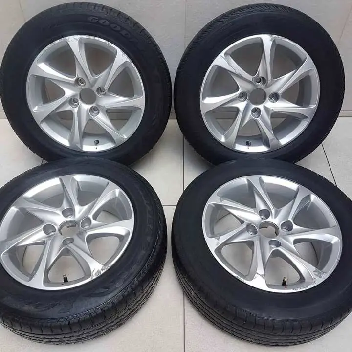 Vendo hoy! llantas azote R15 Peugeot 208. originales