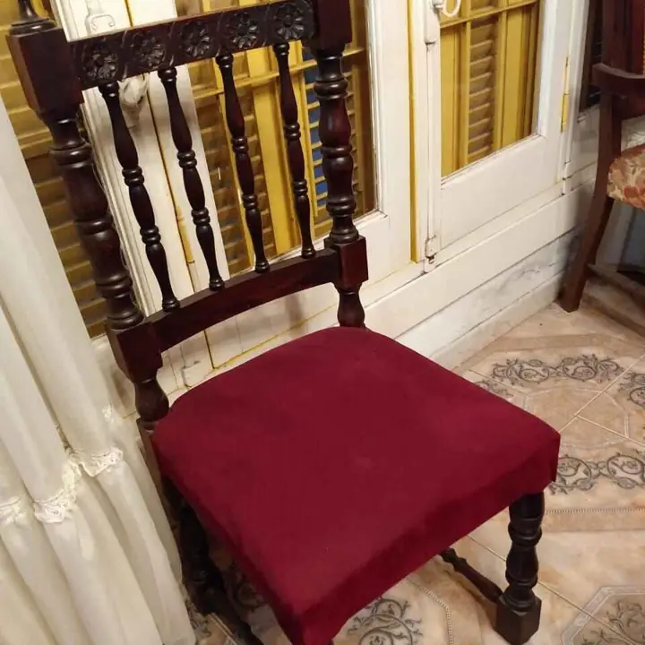 Juego de mesa y sillas de cedro macizo