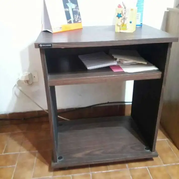 Escritorio para pc con bandeja deslizable