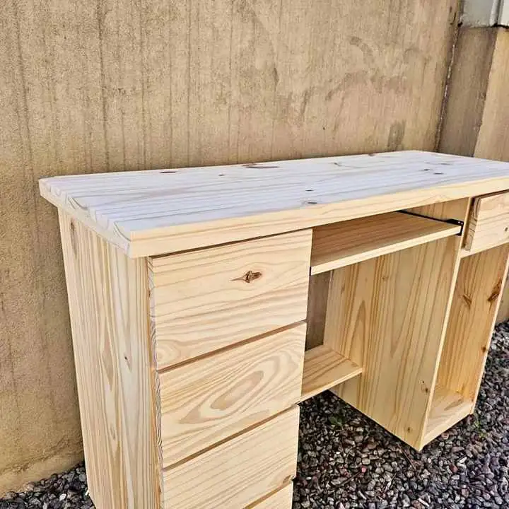 Escritorio para PC de pino