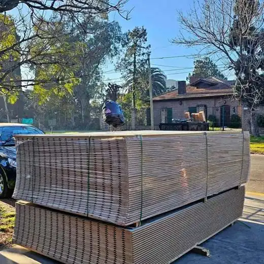 Placas de maderas ranuradas para comercio