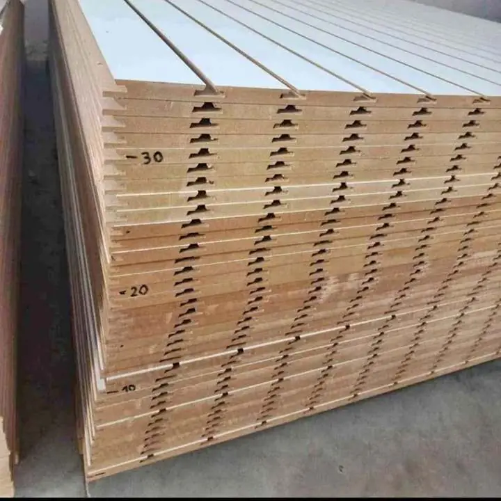 Panel ranurado (para comercios)