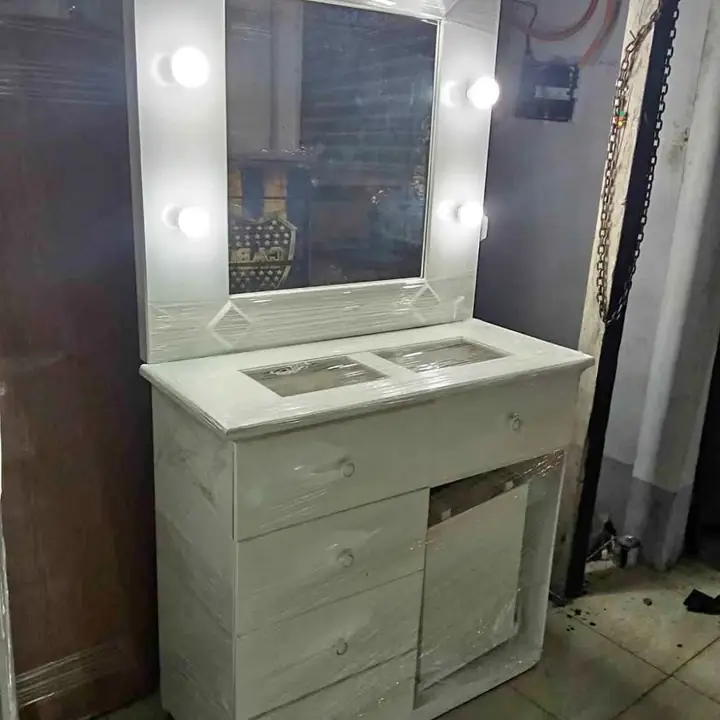 Maquillador Grande a pagar