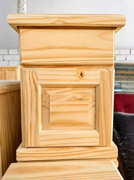 Mesa de Luz de Pino – 1 Puerta + 1 Cajón