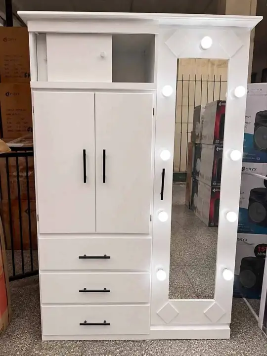 Ropero con espejo LED