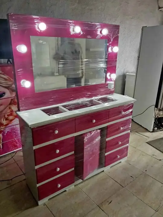 Maquillador lujoso - grande en cuotas