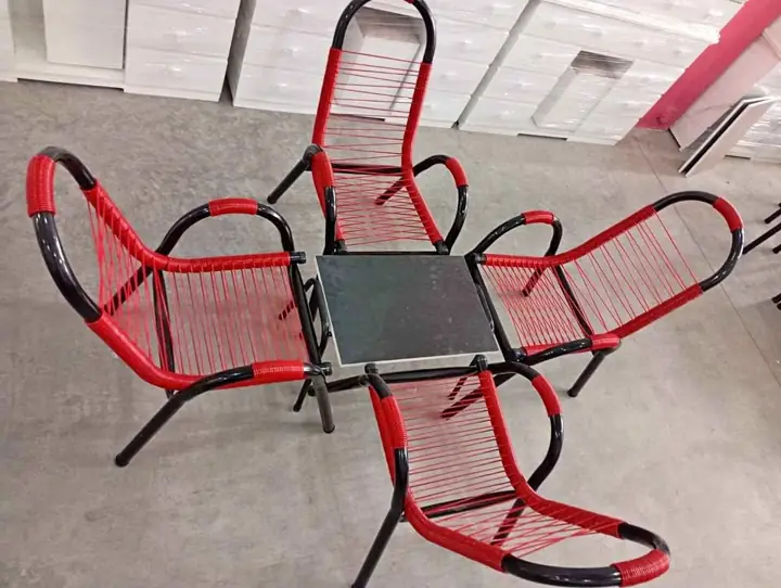 Juego de Jardín – 4 Sillones + Mesita