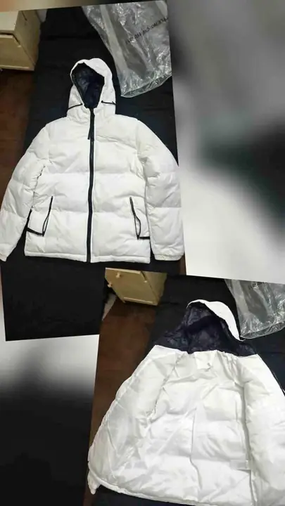 Campera blanca con capucha