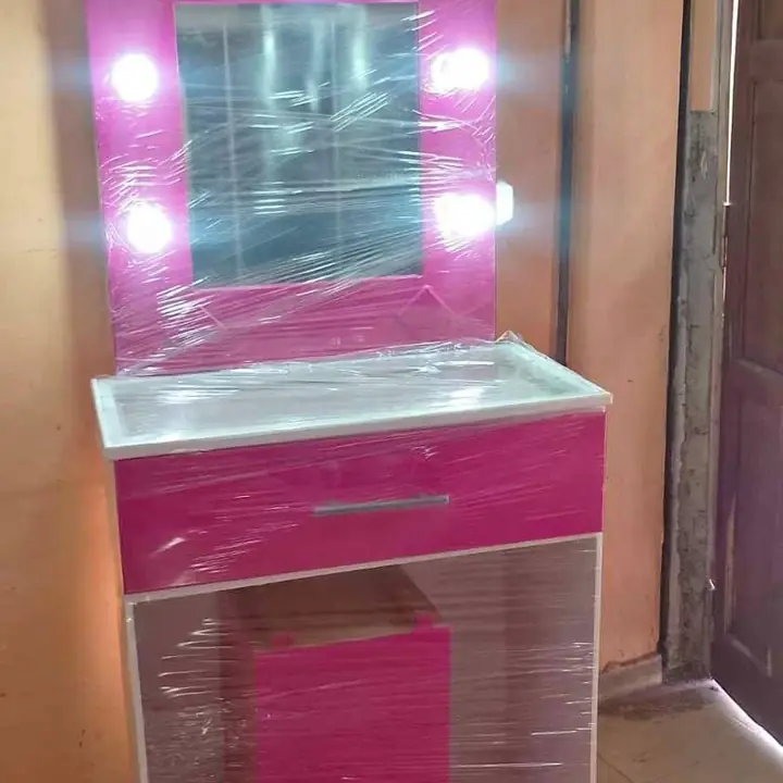 Maquillador Pequeño
