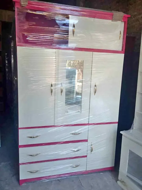 Ropero 3 puertas al Contadnw o A Pagar