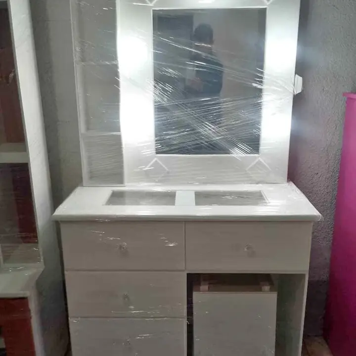 Ropero de 2 Puertas + Máquillador Chico a pagar