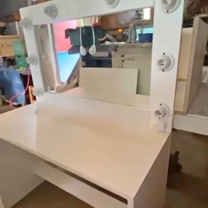 Ultimo maquillador en stock