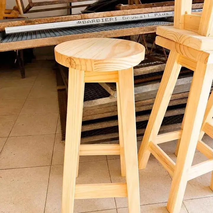 Banquetas de Pino