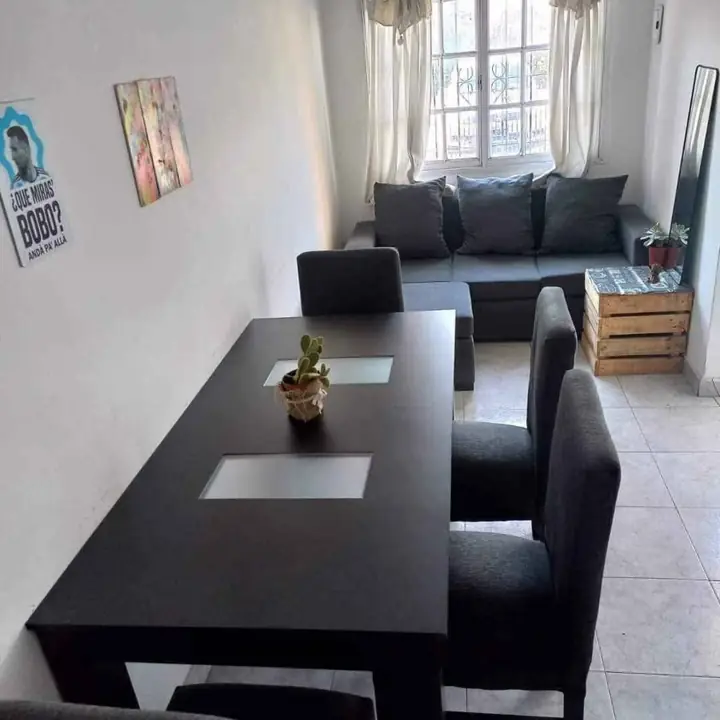 Mesa + 4 sillas