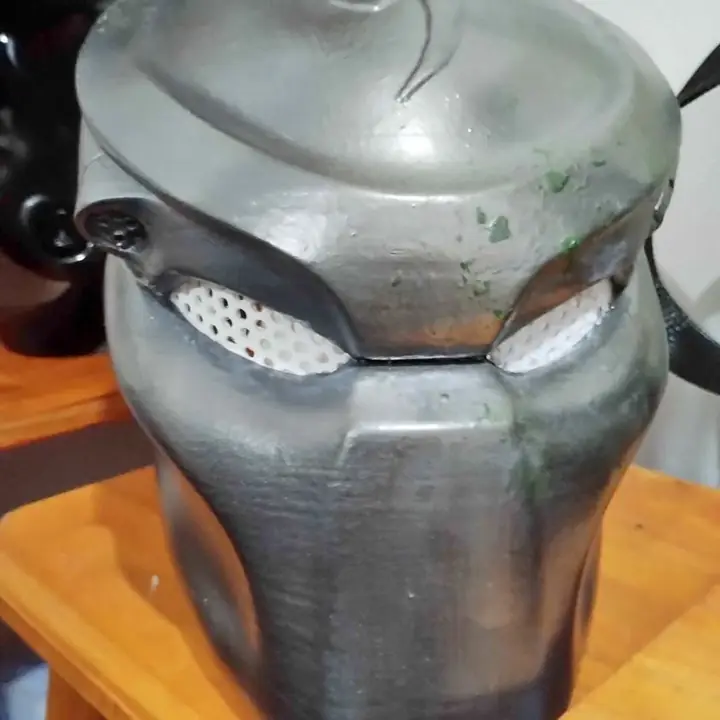 Máscara predator tamaño real en 3d(sin pintar)