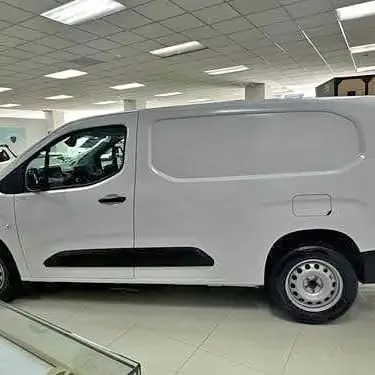 Nuevo Peugeot Partner Confort financio a tasa 0% tomo usado