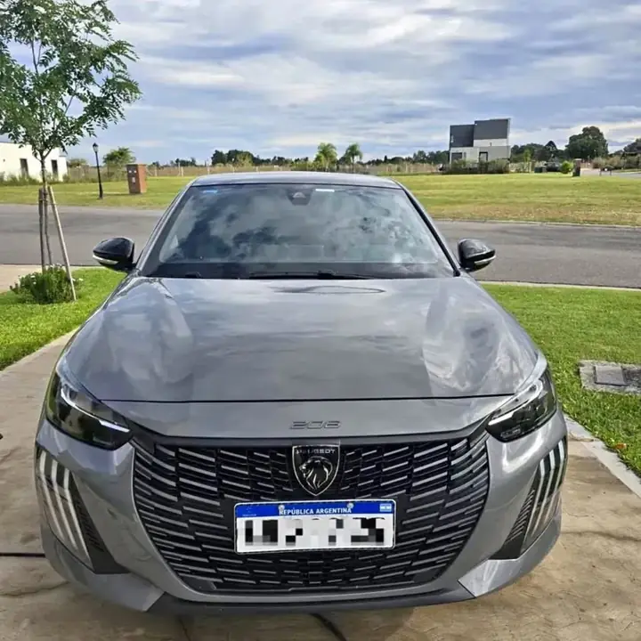 Peugeot 208 1.0 T200 Gt Cvt 2025 como nuevo