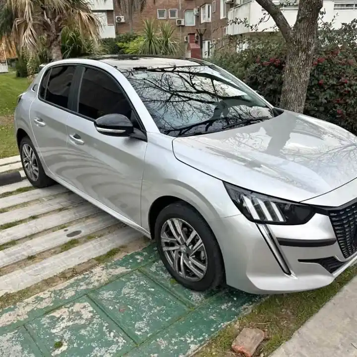Peugeot 208 feline tiptronic 1.6 2021