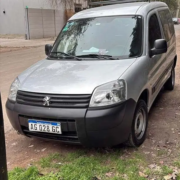 Vendo Berlingo furgon mixta HDI inmaculada 2020