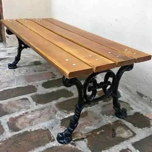 Arma tu patio. Pérgolas bancos mesas juegos de jardin Quebracho colorado y fundición