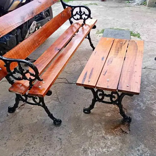 Muebles de exterior juegos de jardin pérgolas bancos mesas. Fundición y quebracho colorado. Eternos