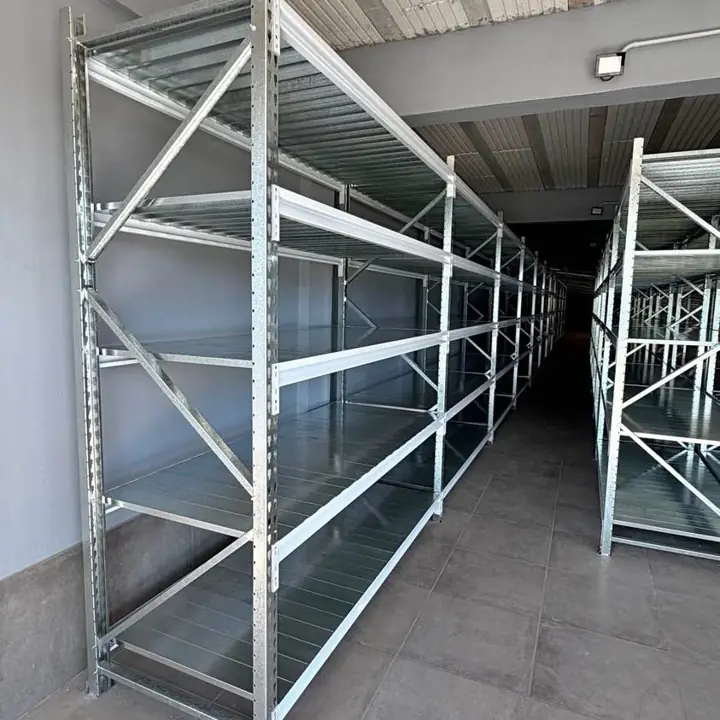 Racks metálicos livianos