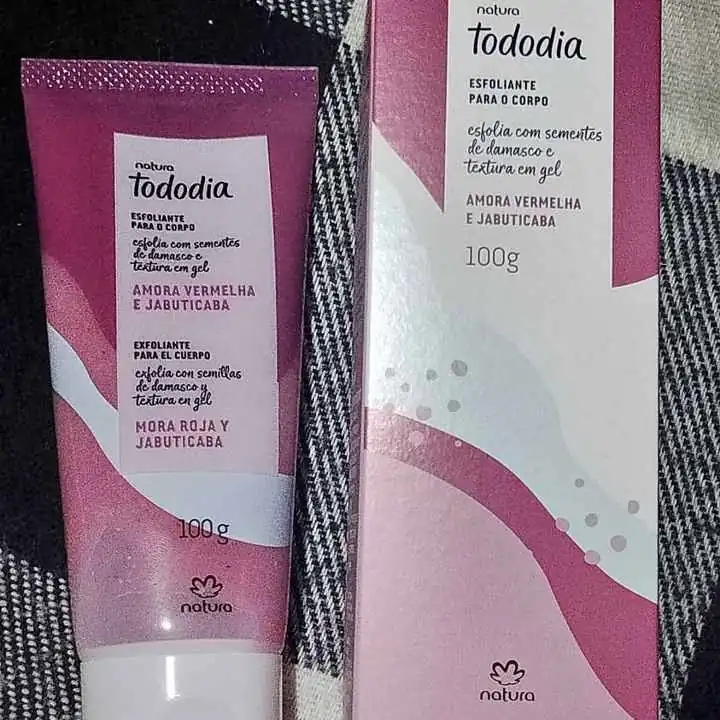 Exfoliante corporal mora roja y jabuticaba