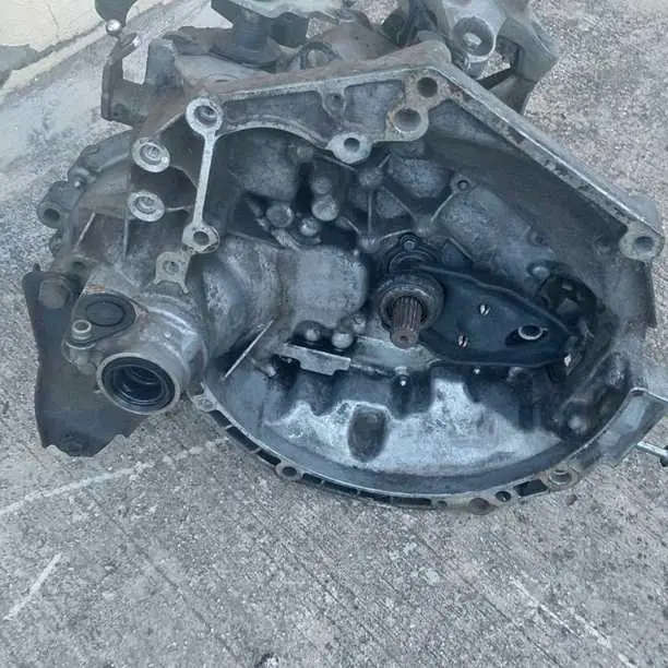 Caja de cambios de Peugeot 208 1.6 año 2018