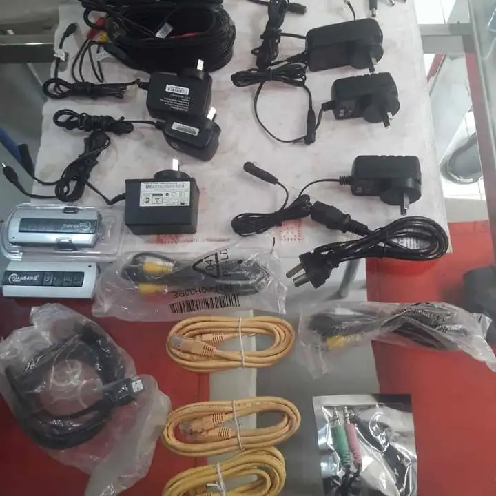 Cargadores, cablesusb etc