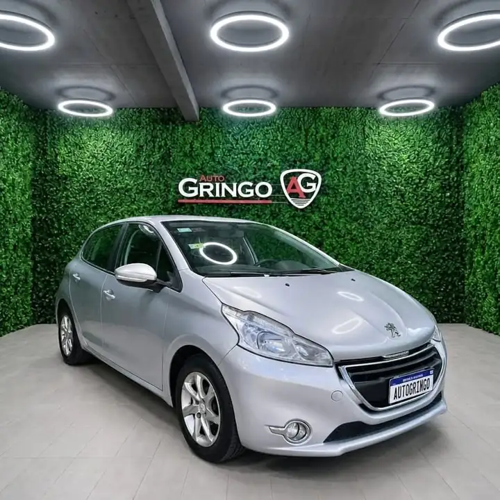 2014 Peugeot 208 1.5 Allure touchscreem Caja Manual