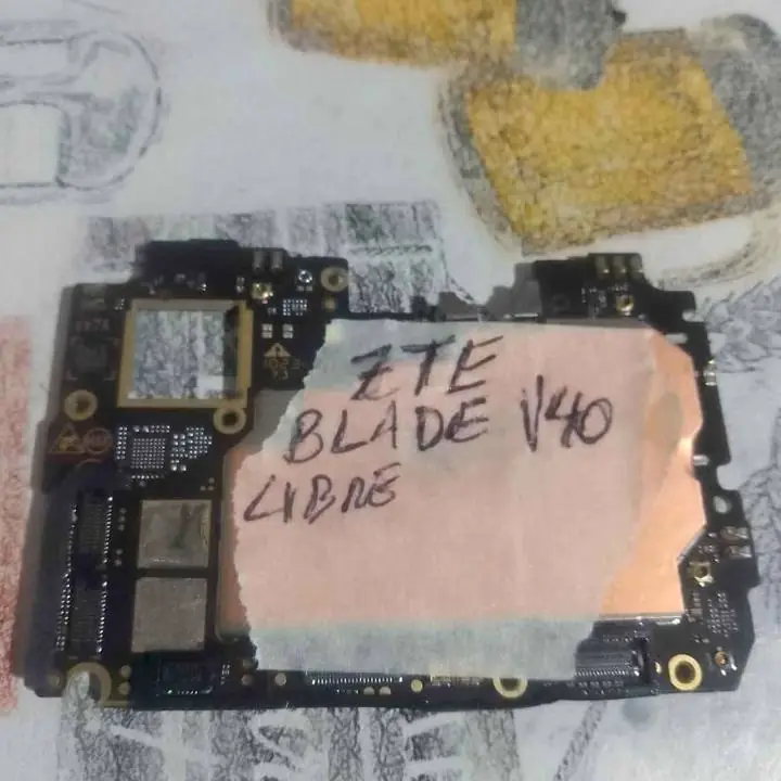 ZTE blade V40 disign 128 GB libre