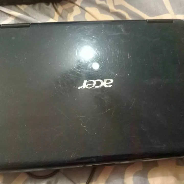 Acer 4732Z- 47066 sistema y teclado no andan algunas teclas incluye cargador