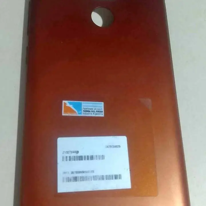 Moto E7 plus caracasa original color cobre, botones excel. estado