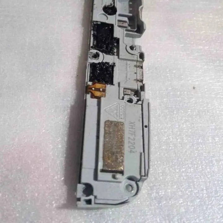 Moto E4 plus altavoz y tapa baja