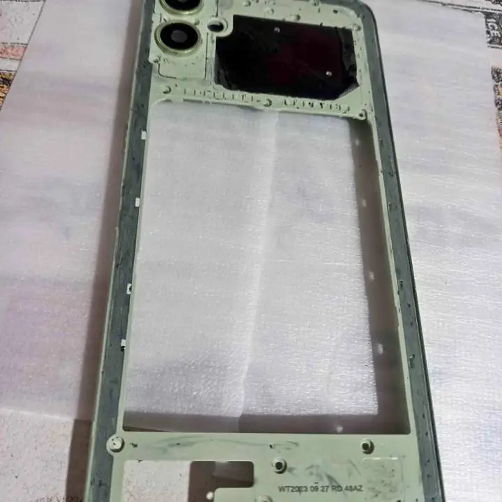Samsung A05 contramarco excelente estado (tengo tapa mismo color)