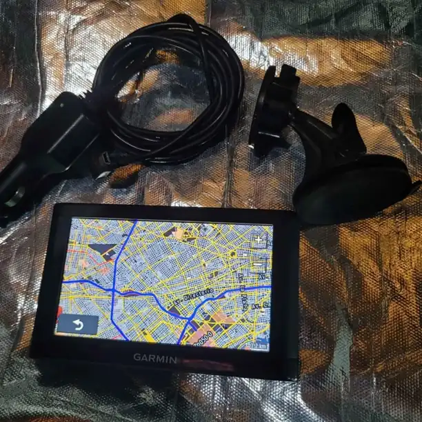 GPS Garmin 52 pantalla grande 5 pulgadas actualizado y accesorios originales
