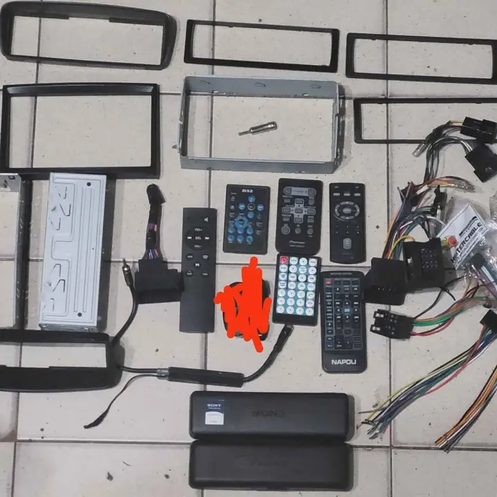 Accesorios para stereos Pioneer y Sony también otros consulte
