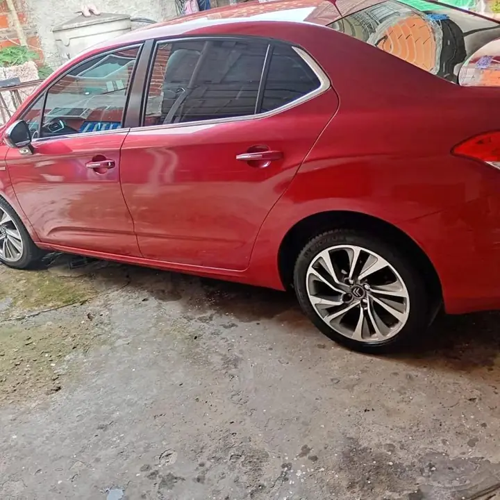 2014 VENDO Citroen C4 Longue Exclusive 1.6T excelente estado - listo para trasferir!