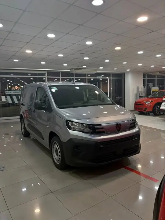 2027 Nueva Peugeot Partner Van 1.6 HDI Minimo Anticipo - Retiro Inmediato!